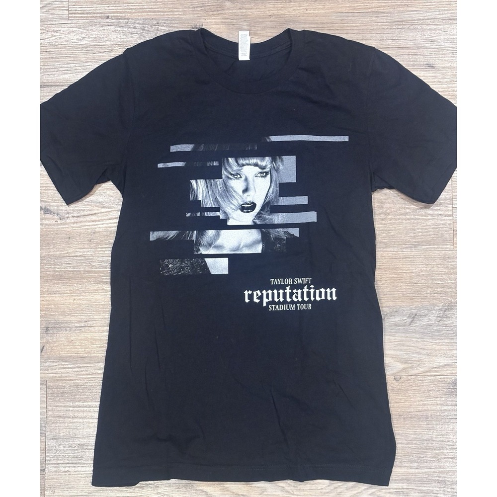 Oficial 2018 Taylor Swift Reputation Stadium Tour Black Woman T-Shirt Size Small